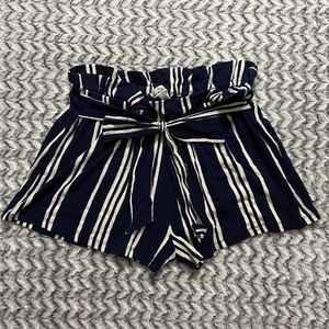 Bow tie waist shorts